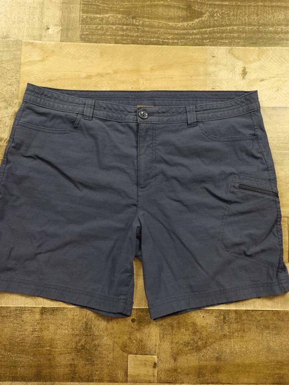 Eddie Bauer Horizon‎ Bermuda Shorts Women’s 18 Navy Stretch Outdoor Hiking